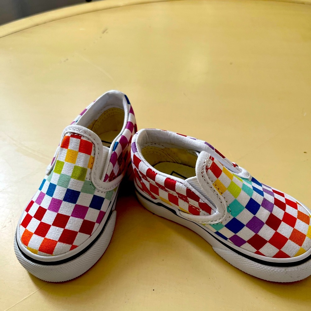 ✨NEVER WORN✨ Kids size 4 Vans!